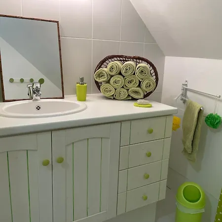 évasion Naturelle: D'hôtes Spacieuse Avec Piscine Et Confort à - Fr-1-410-446 Couette-café *