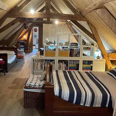 D'hotes Spacieuse Et Tranquille Avec Parking Prive Montreuil-le-Henri