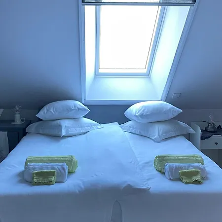 évasion Naturelle: D'hôtes Spacieuse Avec Piscine Et Confort à - Fr-1-410-446 Couette-café Montreuil-le-Henri