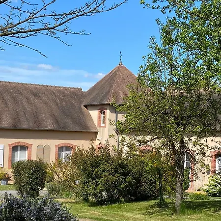 Couette-café évasion Naturelle: D'hôtes Spacieuse Avec Piscine Et Confort à - Fr-1-410-446 Montreuil-le-Henri