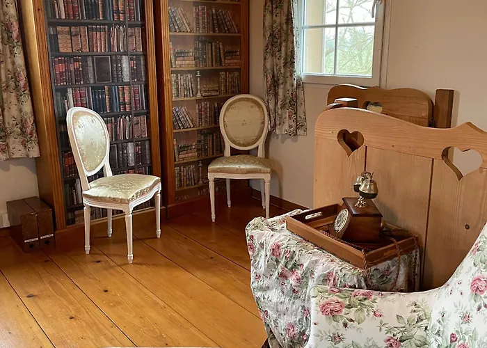 D'hotes Spacieuse Et Tranquille Avec Parking Prive - Fr-1-410-446 Bed & Breakfast Montreuil-le-Henri